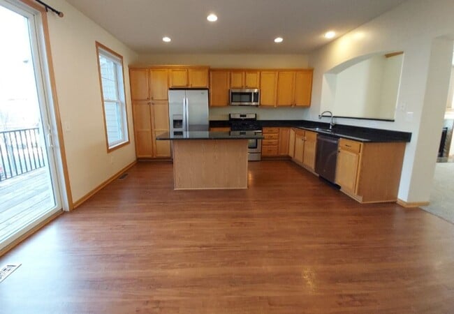 Photo - Great 3 Bedroom Townhome in Dancing Waters of Woodbury