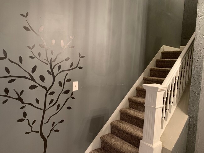 Building Photo - 602 Greenlawn Ave