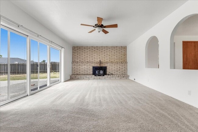 Photo - Four Bedroom in Oak Hill Oaks