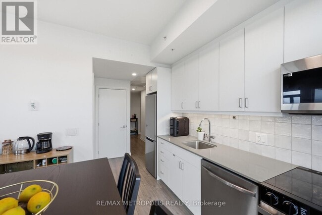 Photo - 223 Princess St Unit 709