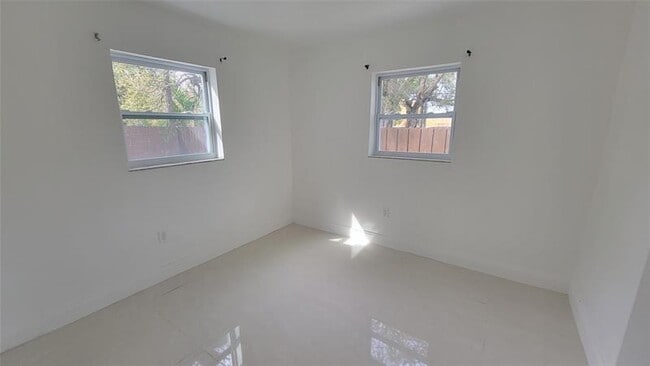 Photo - 1604 NW 24th Ct