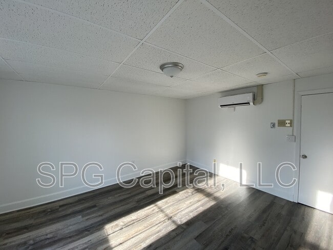 Photo - 5 Center Square Unit 37