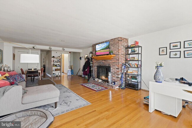 Photo - 1928 Lombard St Unit 3