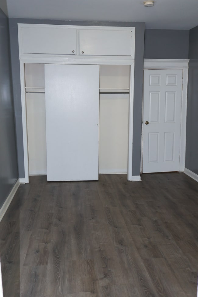 Building Photo - 318 N 10th St Rental