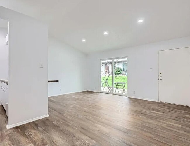 Photo - 1301 Hollow Creek Dr