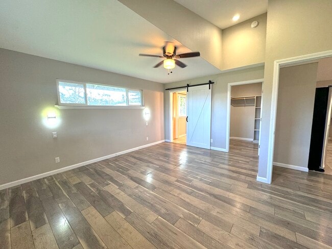 Photo - 15-2067-2067 28th Ave