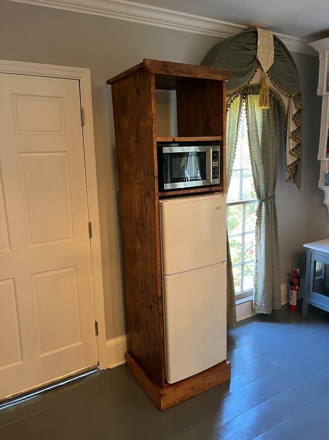 Photo - 420 Porter St Unit Historic Madison Cottage