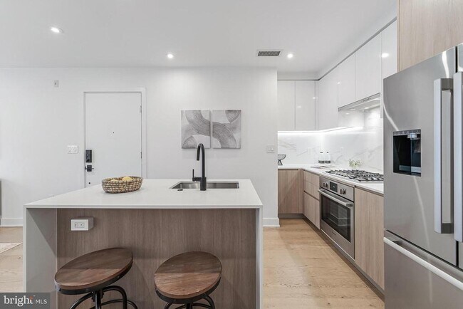 Photo - 4017 Davis Pl NW Unit 6