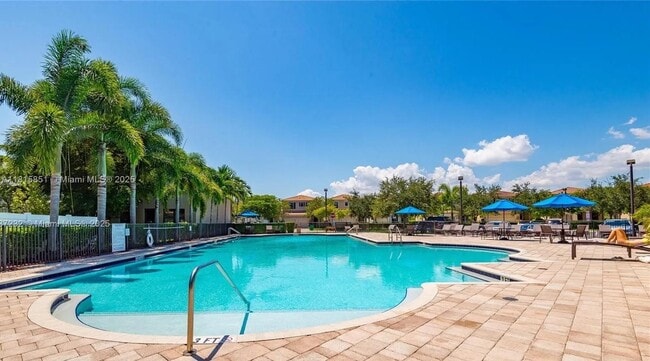 Photo - 636 NE 193rd St Casa