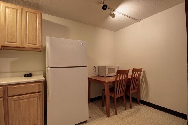 106 N Gregory St