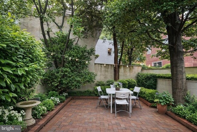 Photo - 790 S Front St