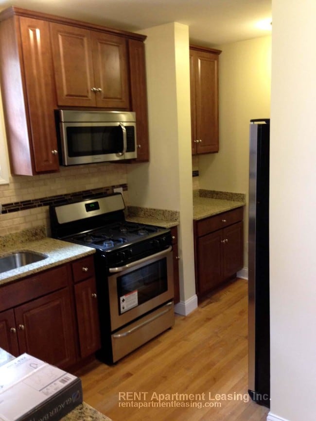 Photo - 2433 N Meade Ave Apartments Unit 1