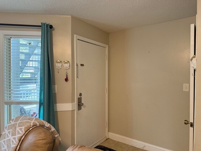 Photo - 2000 Greens Blvd