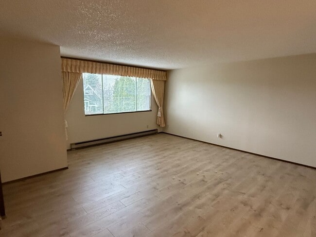 Photo - Charming Retro-Style 2 Bedroom Apartment i... Unit 3