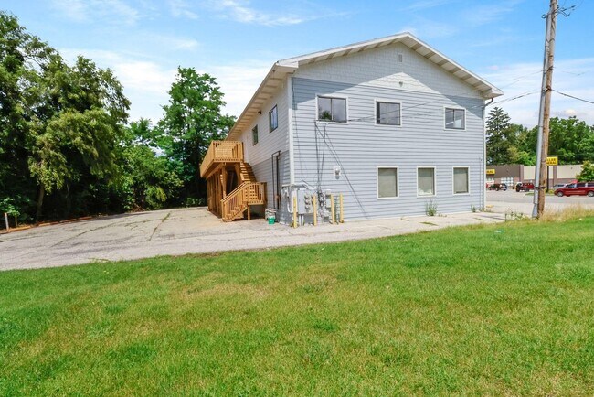 Photo - 410 Pine Lake Ave Unit Apt D
