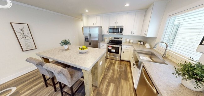 Photo - 1800 Oak Grove Rd E