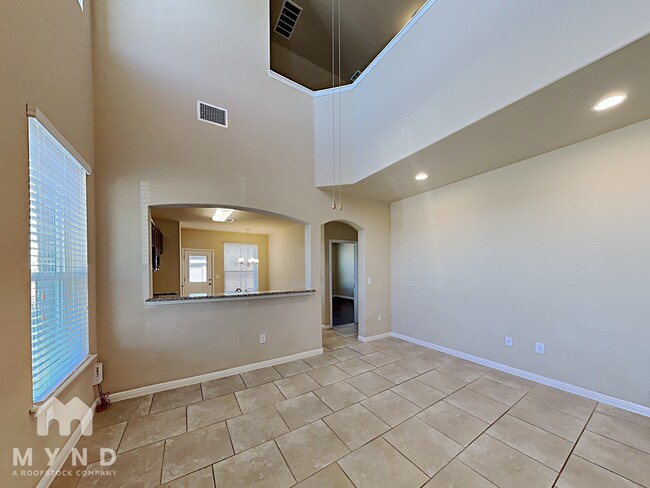 Photo - 429 Epiphany Ln