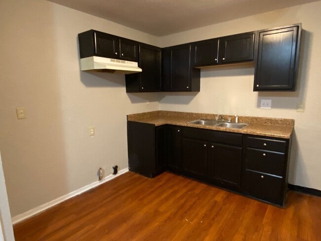 Photo - 3 bed 1 bath home located in Lawrence Town...