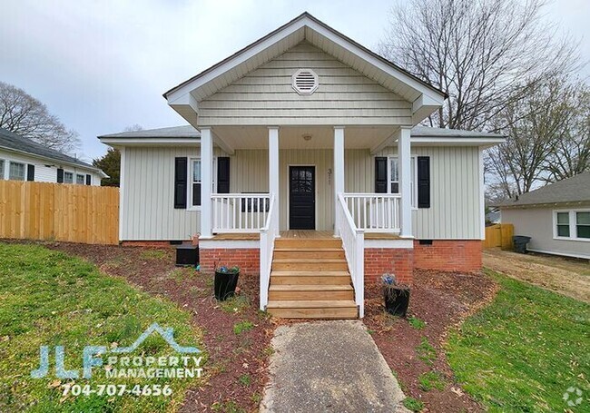 Building Photo - Beautifully Remodeled 2 Bed/1 Bath Ranch i... Rental