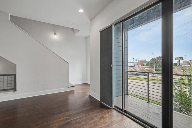 Photo - 1606 N Hackberry St