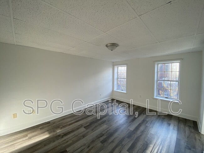 Photo - 5 Center Square Unit 37