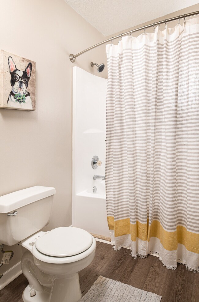 THE CRESCENT AT 161 Apartments Walls, MS