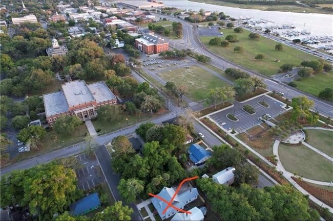 Photo - 1915 Union St