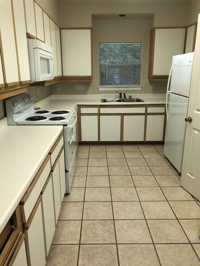 Photo - 3903 Law St Unidad 05