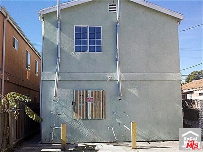 Building Photo - 10376 Wilmington Ave Rental