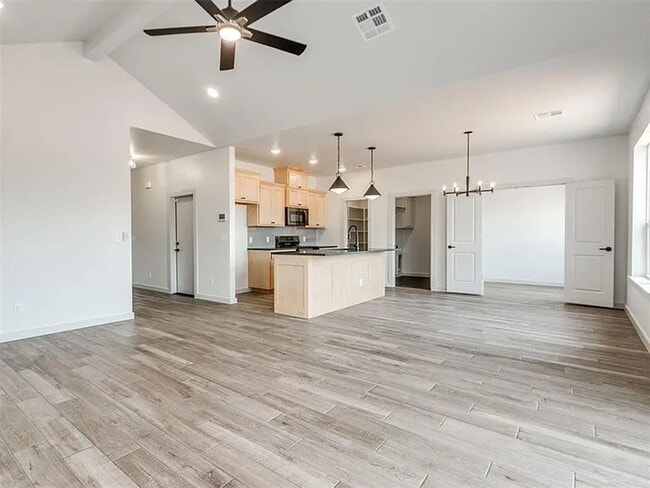 Photo - 4601 Olivera St