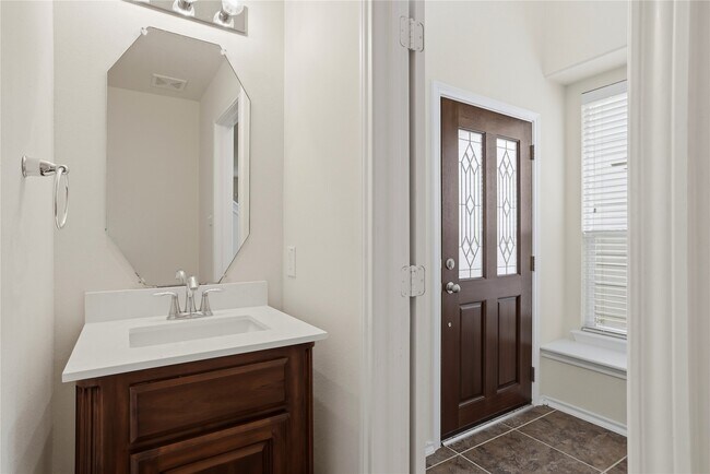 Photo - 323 Bloomhill Pl