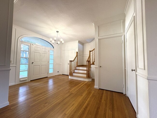 Photo - Beautiful Home in Crescent park, Palo Alto available now.
