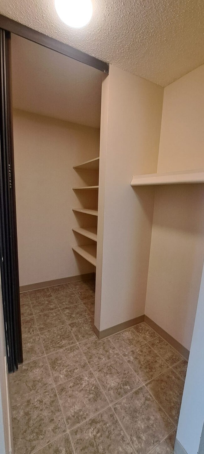 Photo - 13516-102 102 St NW Unit 207