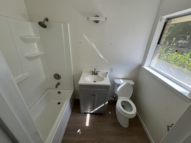 Photo - 6001 Wonder Dr