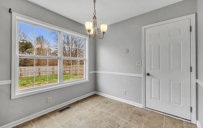 Photo - 3423 Queensbury Rd