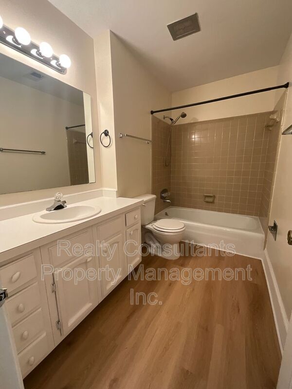 Photo - 3202-E Regents Park Lane