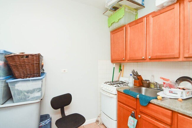 Photo - 1712 W Estes Ave Unit 402