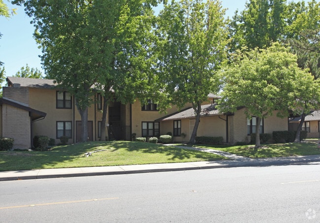Grouse Run Apartments