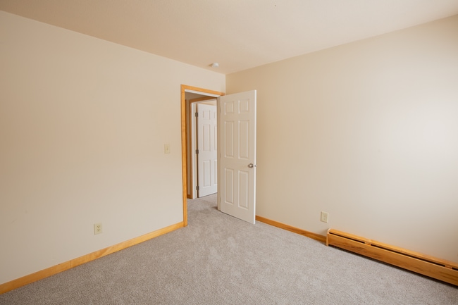 2061 McKnight Rd - 211-8.jpg - Aspen Village