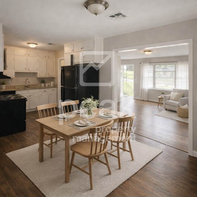 Photo - $1,150! 3Bed/ 1.5 Bath House! Apply by 1/21 to get half off your first month.