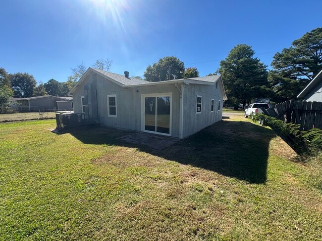 Photo - 2208 Mary Jane Dr