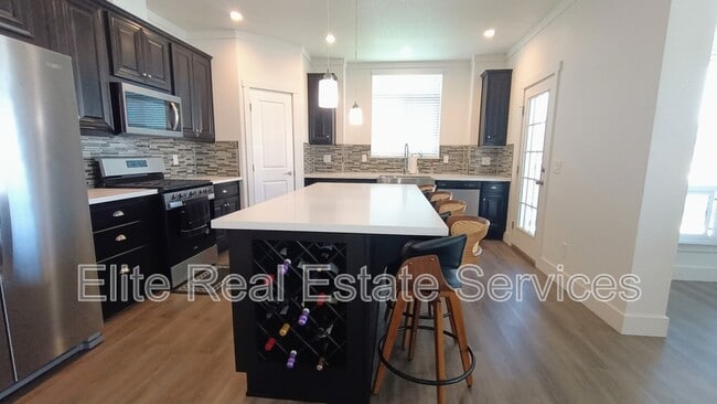 Photo - 1053 Madison Ave