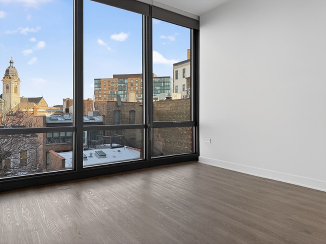 Photo - 736 N Aberdeen St Unidad 602