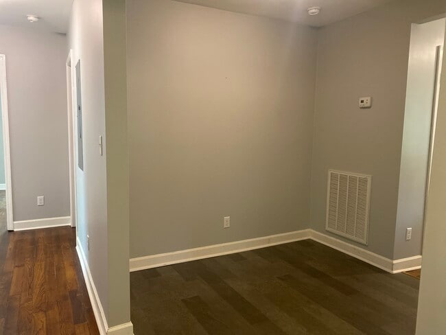 Kitchen Table Nook - 1310 N Clark St