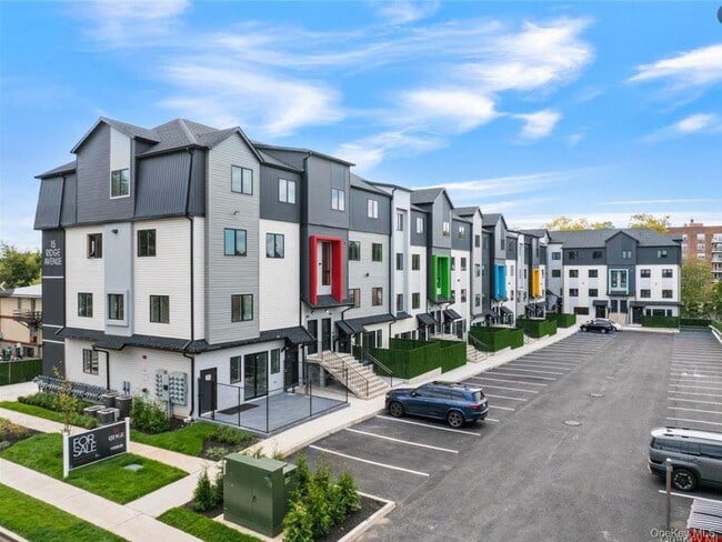 Building Photo - 15 Ridge Ave Unit 206