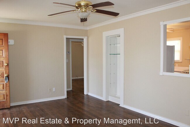 Photo - 2 br, 1 bath House - 207 E Rickenbacker Dr