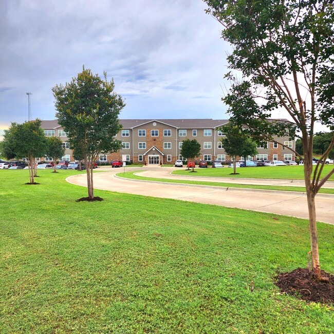 Photo - Hunter's Chase Senior Apartments