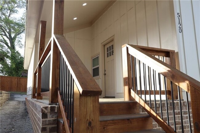 Photo - 5120 Railroad Ave