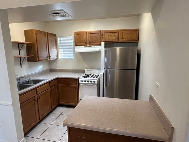 Photo - Historic District 2 bed 1 bath & Large Storage Unit near Friendship Garden of PHX
