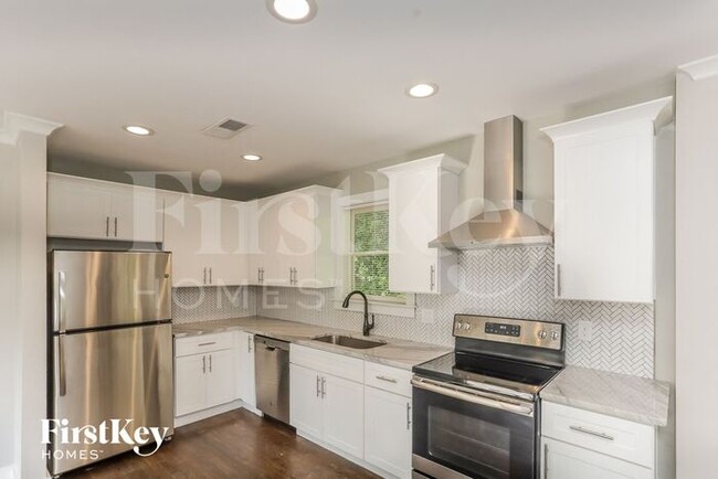 Photo - 1980 Harold Ave SE